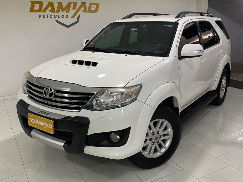 Toyota Hilux SW4 SRV D4-D 4x4 3.0 TDI Dies. Aut