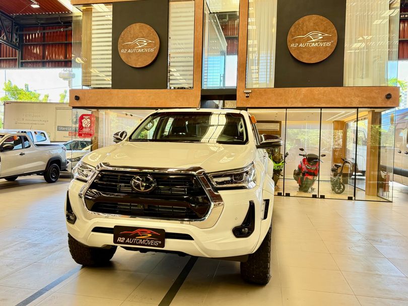 Toyota Hilux CD SRX Plus 4x4 2.8 TDI Die. Aut.