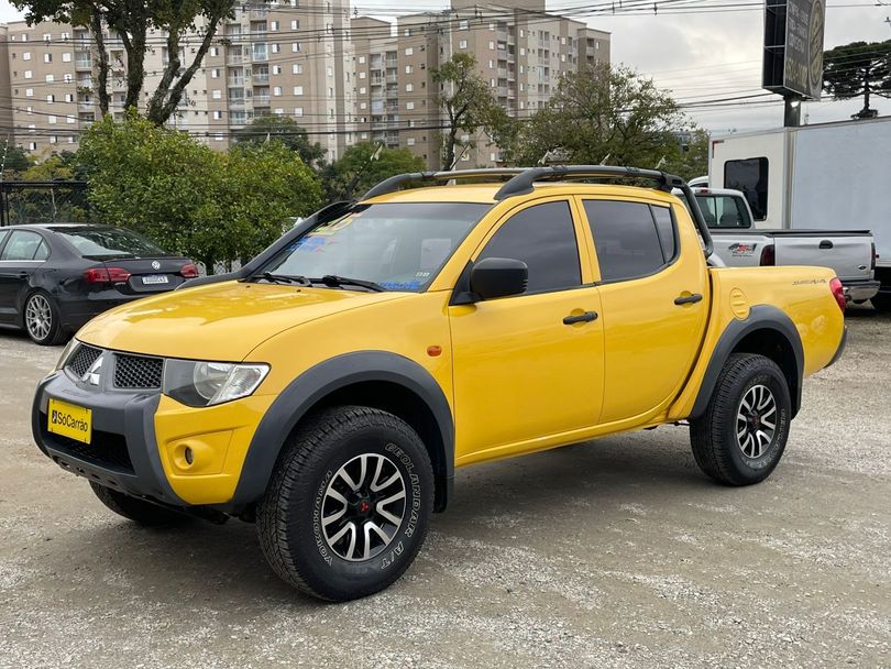Mitsubishi L200 Triton Savana 3.2 CD TBI Dies. Mec.