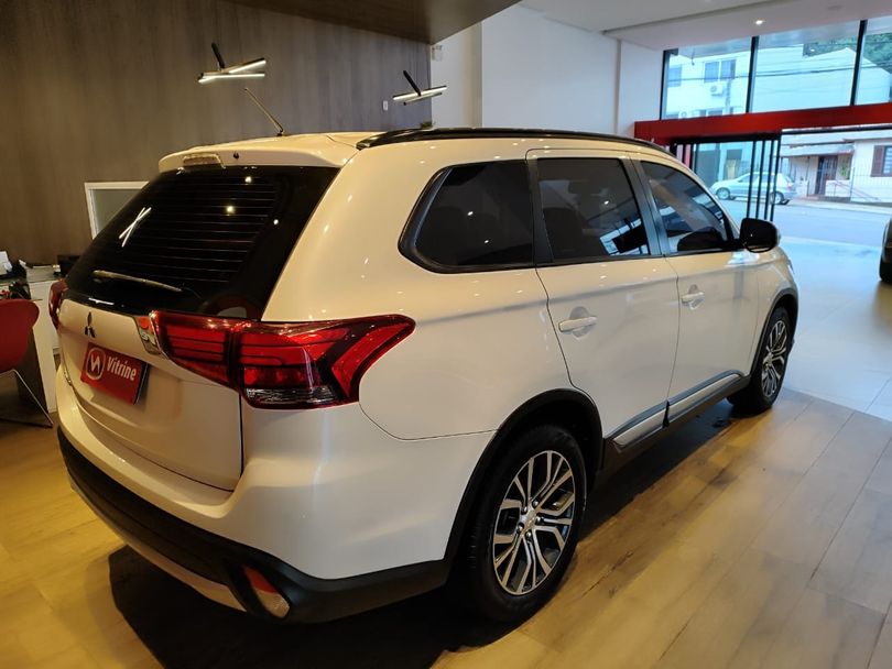 Mitsubishi OUTLANDER 2.0 16V 160cv Aut.