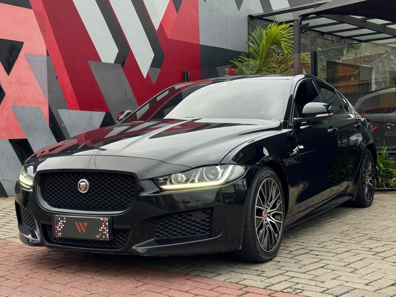 Jaguar XE 2.0 Turbocharged R-Sport Aut.