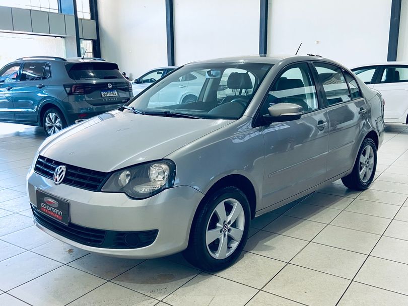 VolksWagen Polo Sedan 1.6 Mi Total Flex 8V 4p
