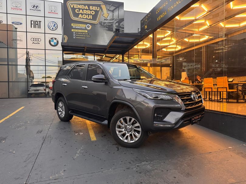 Toyota Hilux SW4 SRV 4x2 2.7 Flex 16V Aut.
