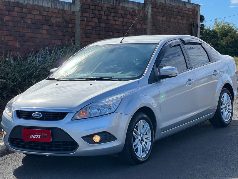 Ford Focus Sedan 2.0 16V/2.0 16V Flex 4p