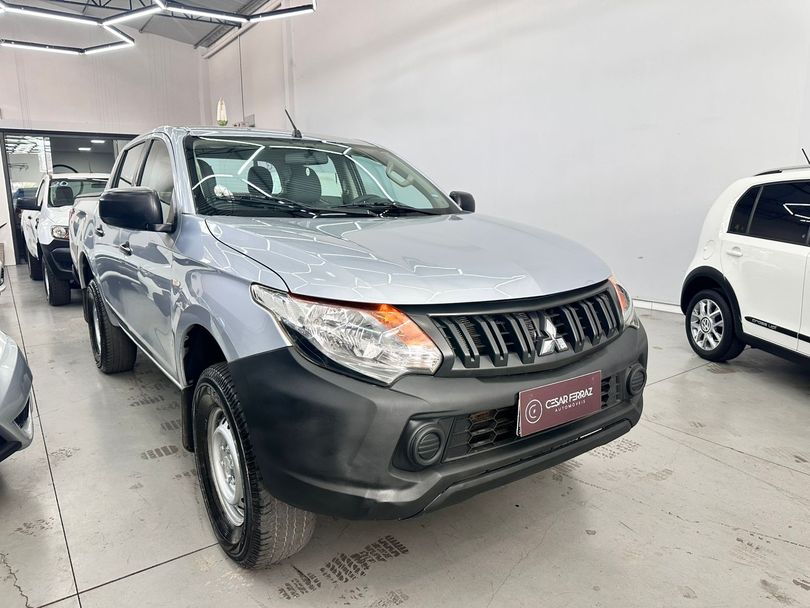 Mitsubishi L200 Triton Sport GLX 2.4 CD Diesel Mec.