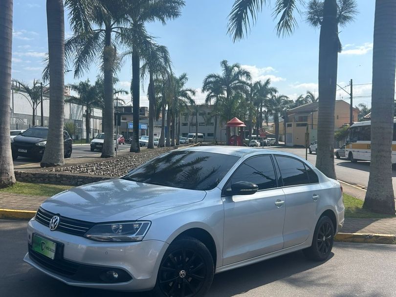 VolksWagen JETTA Comfortline 2.0 T.Flex 8V 4p Tipt.
