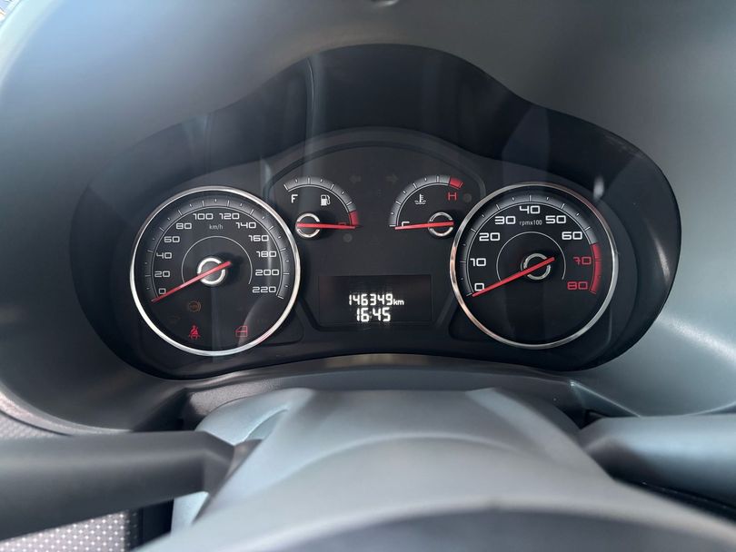 Fiat Palio ESSENCE 1.6 Flex 16V 5p