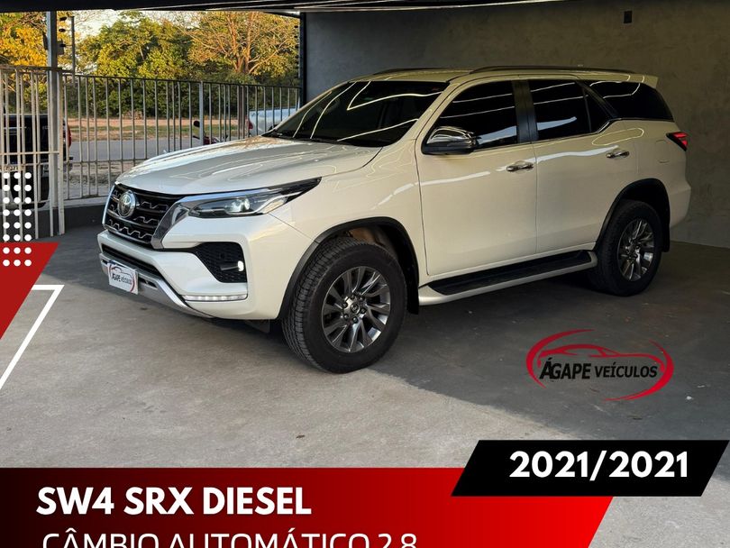 Toyota Hilux CD 4x4 2.8 Diesel Mec.