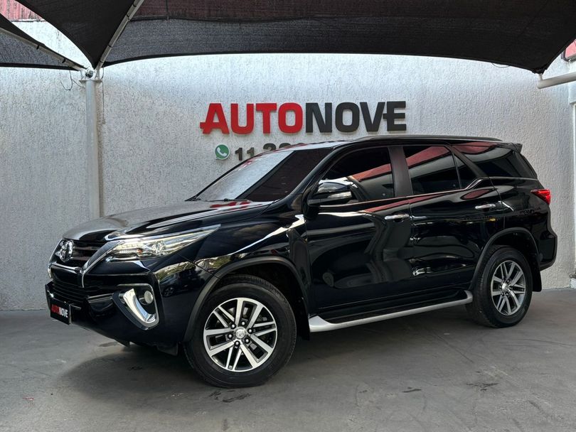 Toyota Hilux SW4 SRX 4x4 2.8 TDI 16V Dies. Aut.