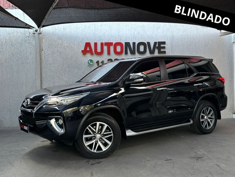 Toyota Hilux SW4 SRX 4x4 2.8 TDI 16V Dies. Aut.