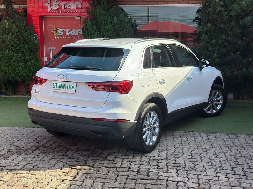 Audi Q3 Prest. 1.4 TFSI Flex/Prest. S-tronic