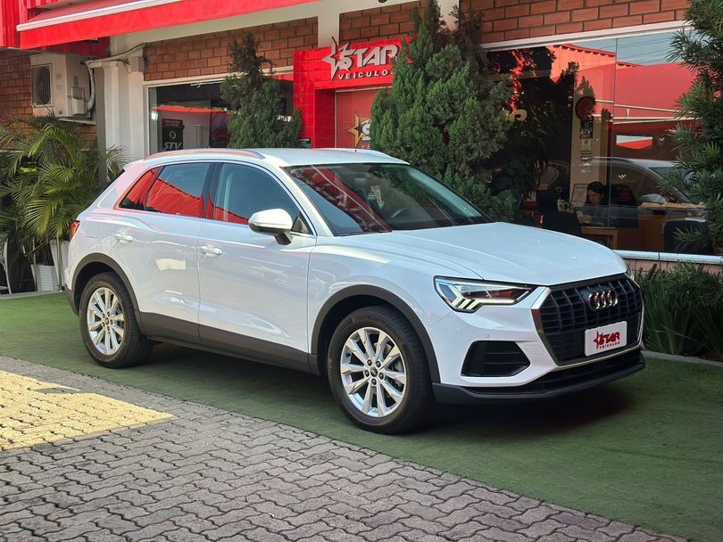Audi Q3 Prest. 1.4 TFSI Flex/Prest. S-tronic