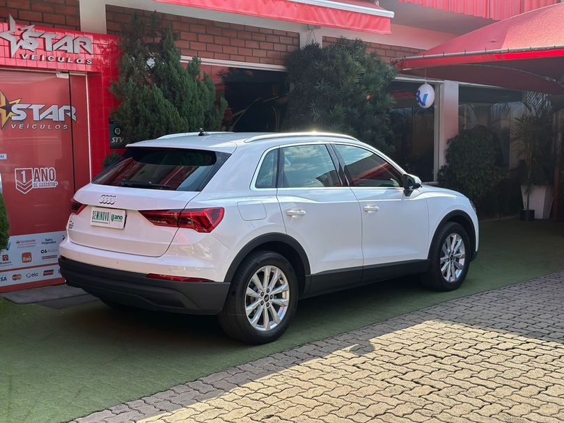 Audi Q3 Prest. 1.4 TFSI Flex/Prest. S-tronic