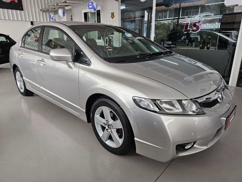 Honda Civic Sedan LXS 1.8/1.8 Flex 16V Aut. 4p