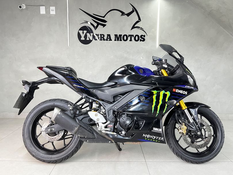 YAMAHA YZF R-3 321/ABS