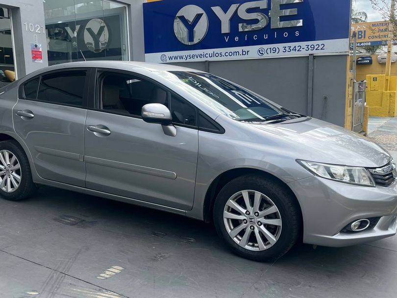 Honda Civic Sedan LXR 2.0 Flexone 16V Aut. 4p
