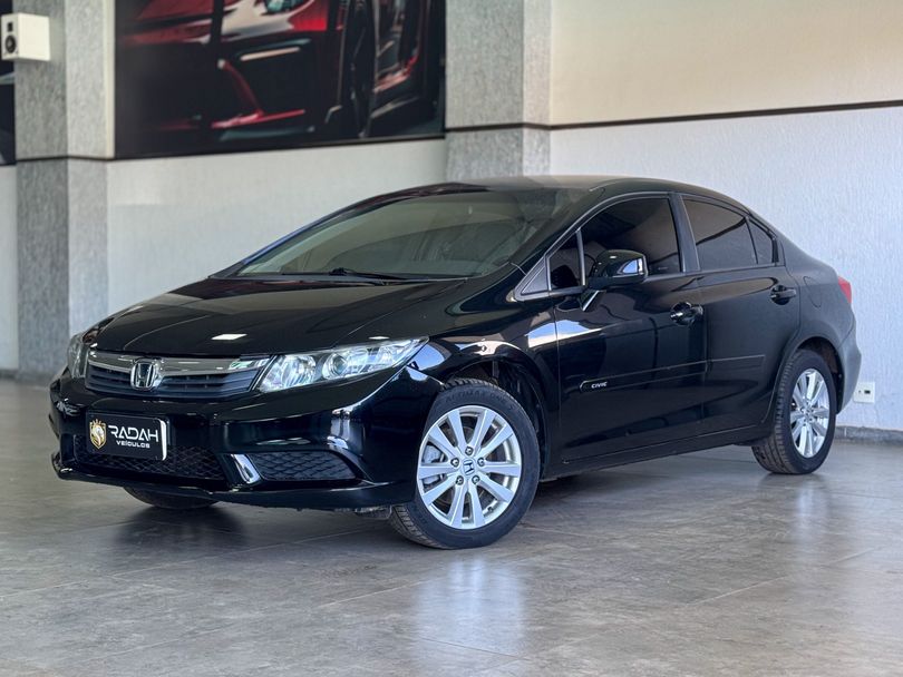 Honda Civic Sedan LXS 1.8/1.8 Flex 16V Aut. 4p