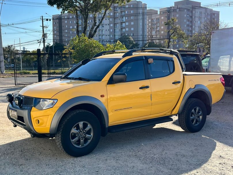 Mitsubishi L200 Triton Savana 3.2 CD TBI Dies. Mec.