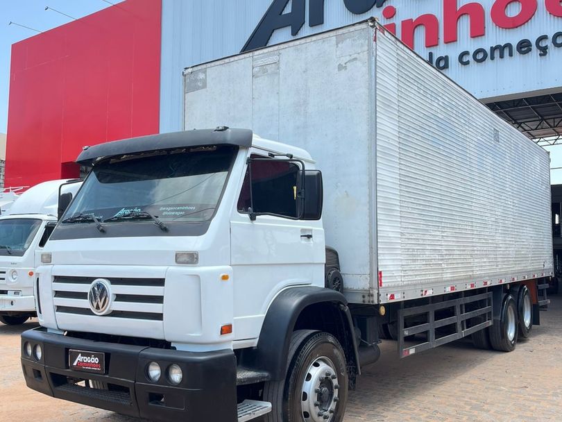 VOLKSWAGEN 17-180 Worker 3-Eixos 2p (diesel)