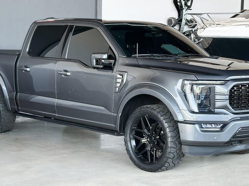Ford F-150 Platinum 4x4 5.0 V8