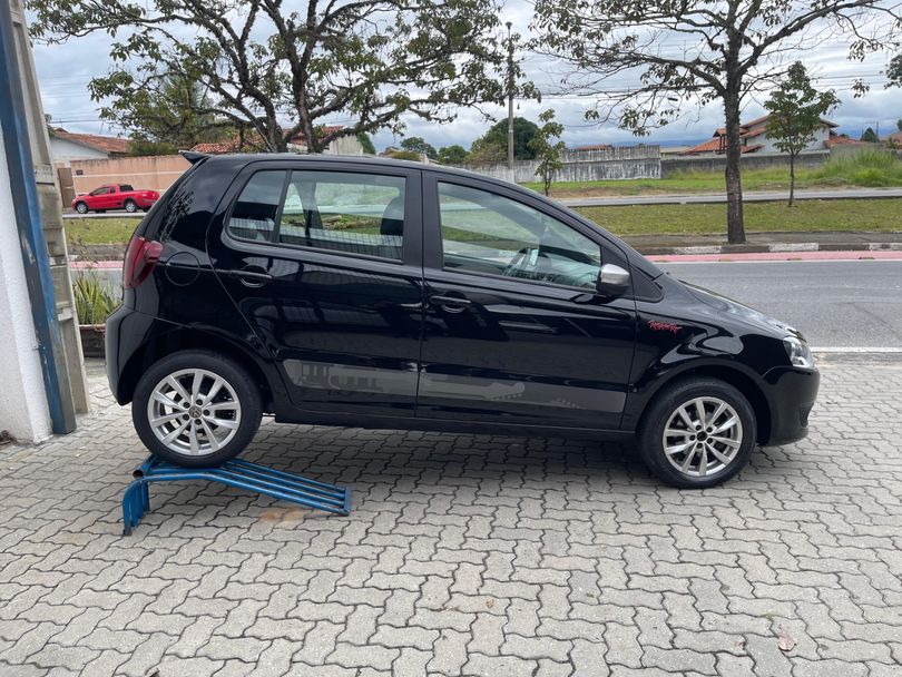 VolksWagen Fox 1.6 Mi Total Flex 8V 5p