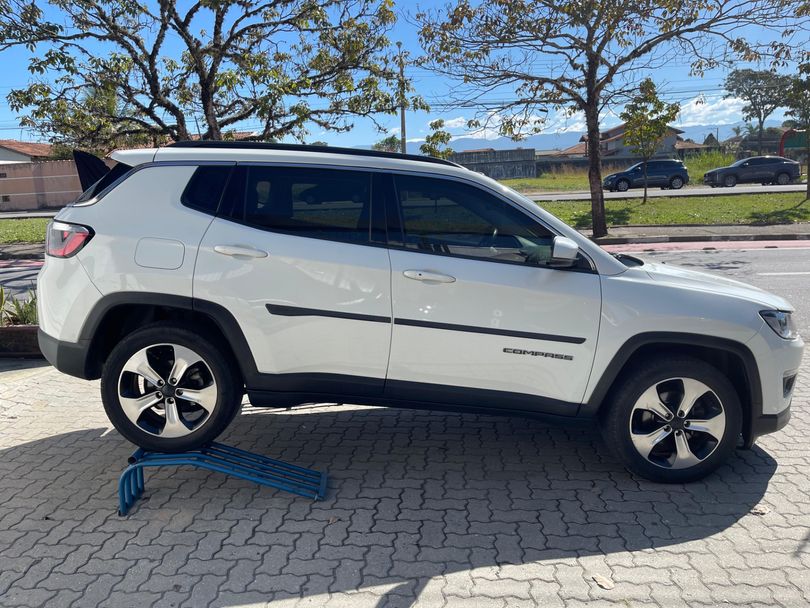 Jeep LONGITUDE F
