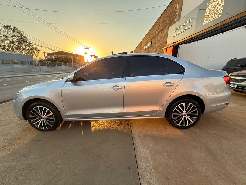 VolksWagen JETTA Highline 2.0 TSI 16V 4p Tiptronic