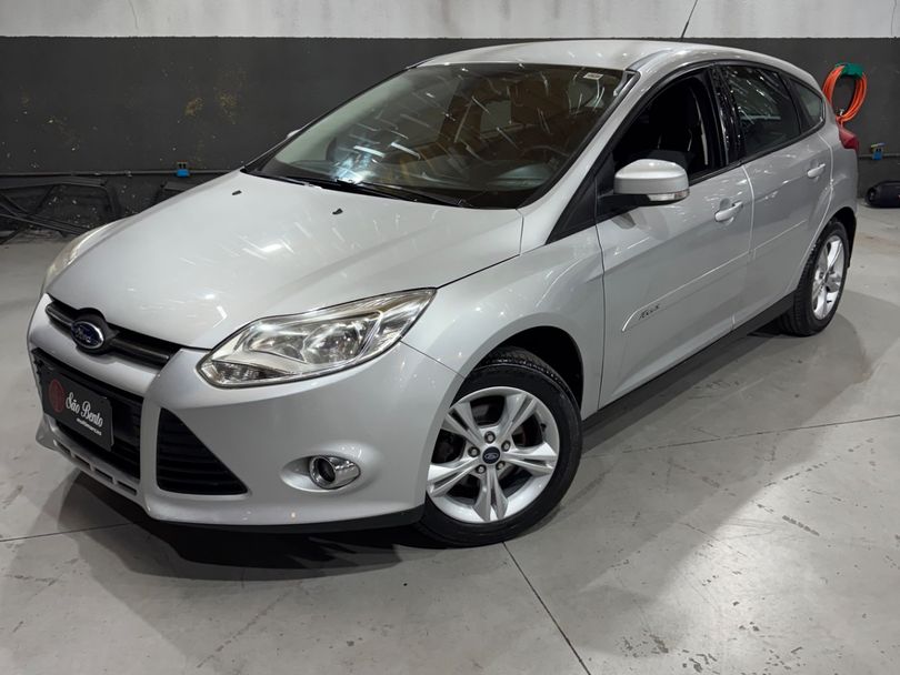 Ford Focus 1.6 S/SE/SE Plus Flex 8V/16V  5p