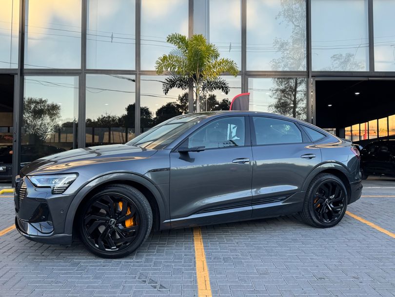 Audi E-TRON Sportb. Perf.Black Aut.(Elétrico)
