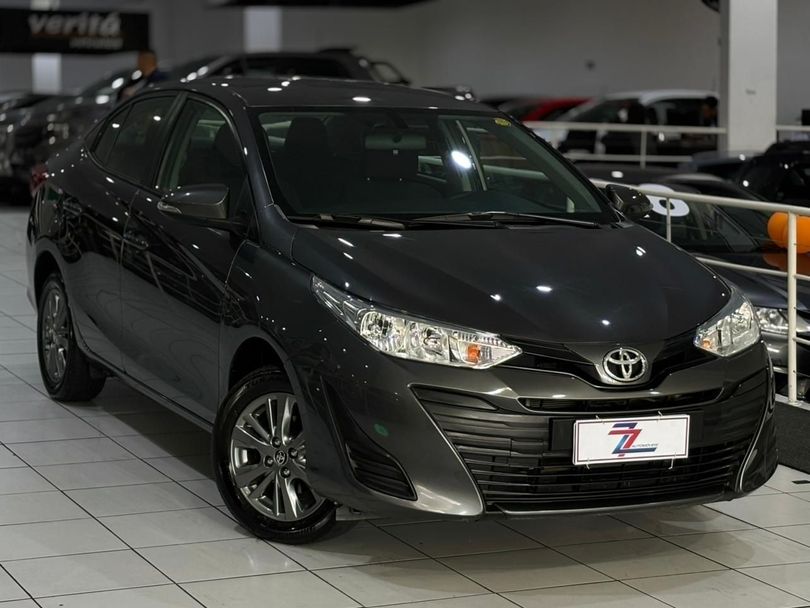 Toyota Yaris Sedan 1.5 XL Live CVT