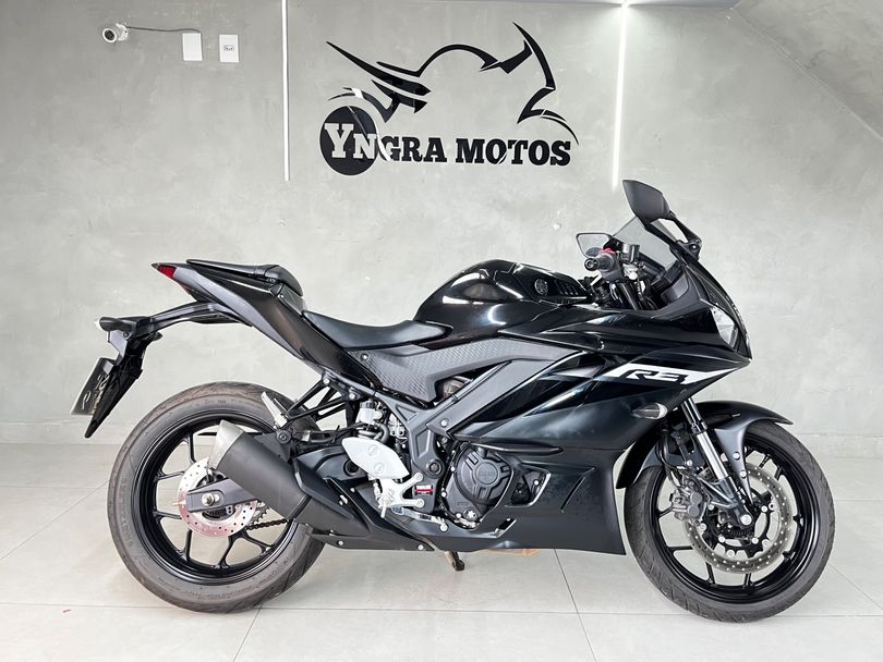 YAMAHA YZF R-3 321/ABS