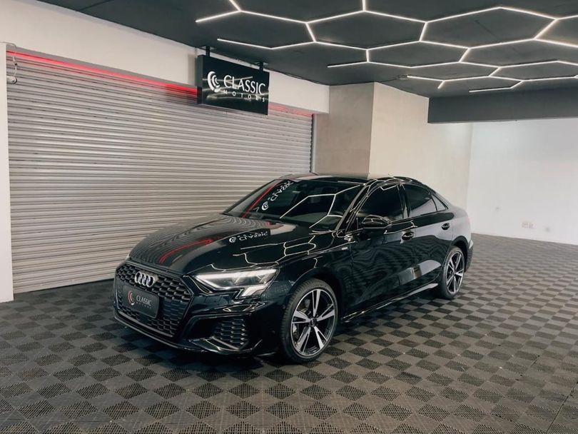 Audi A3 Sed. Perform. Black 2.0 TFSI S-tronic