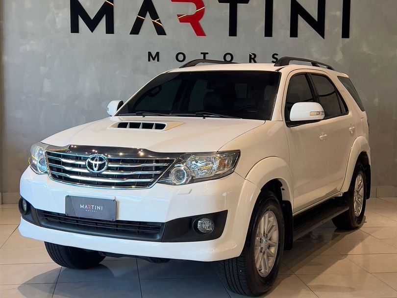Toyota Hilux SW4 SRV D4-D 4x4 3.0 TDI Dies. Aut
