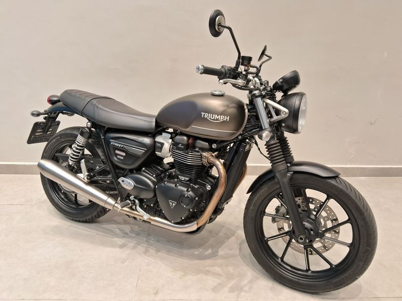TRIUMPH STREET  TWIN 900cc