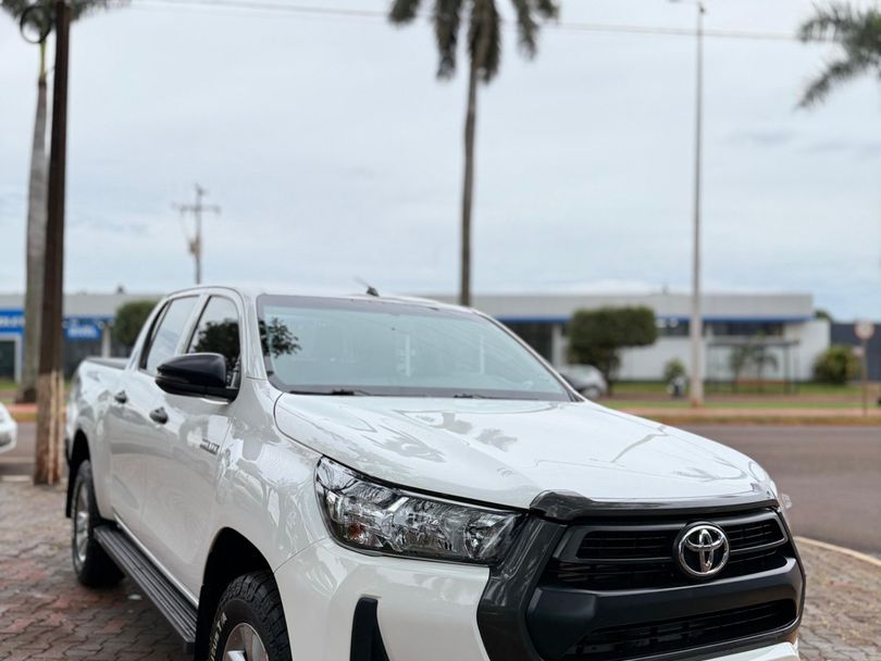 Toyota Hilux CD 4x4 2.8 Diesel Mec.
