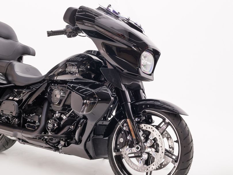 Harley STREET GLIDE ULTRA FLHXU
