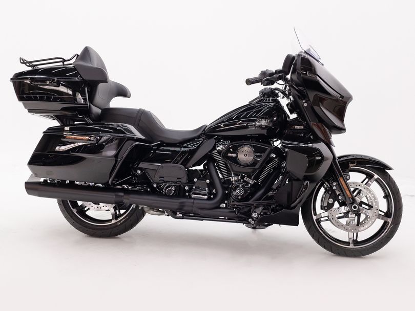 Harley STREET GLIDE ULTRA FLHXU