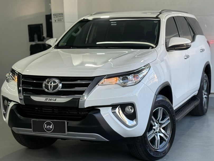 Toyota Hilux SW4 SRV 4x2 2.7 Flex 16V Aut.