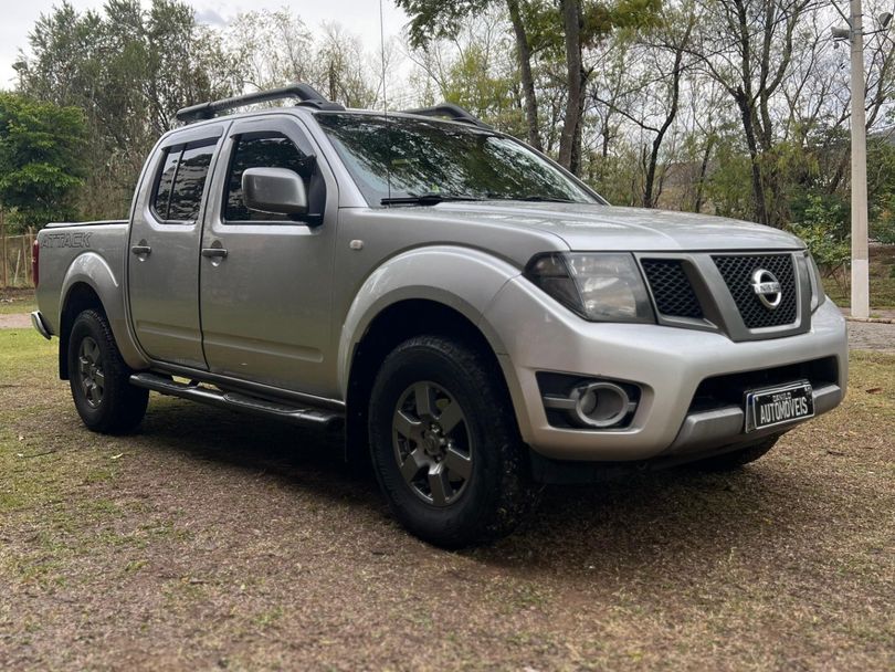 Nissan Frontier SV AT. CD 4x4 2.5 TB Dies. Aut.