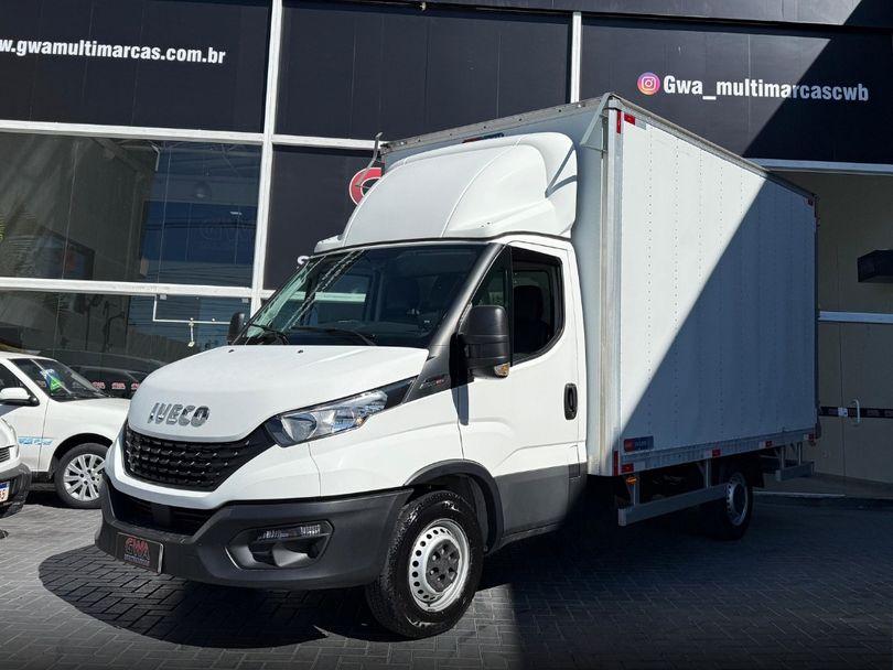 IVECO DAILY FURGÃO 30-130 2.3 7,3m³ (Diesel)
