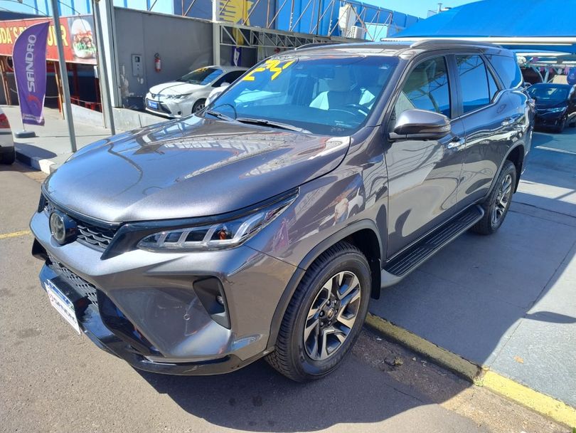 Toyota Hilux SW4 Diamond 2.8 TB 4x4 Die. Aut.