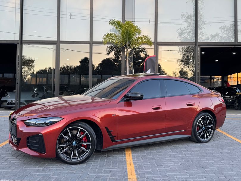 BMW i4 M50 (Elétrico)