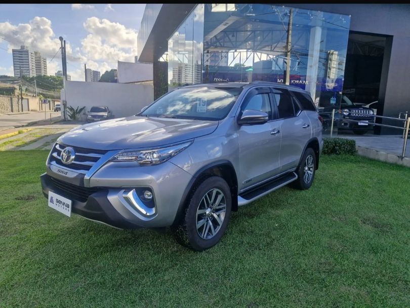 TOYOTA 2.8 SRX 4X4 7 LUGARES 16V TURBO INTERCOOLER DIESEL 4P AUTOMÁTICO