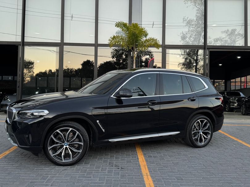BMW X3 XDRIVE 30e X-Line Turbo Híbrido Aut.