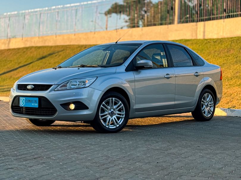 Ford Focus Sedan 2.0 16V/2.0 16V Flex 4p