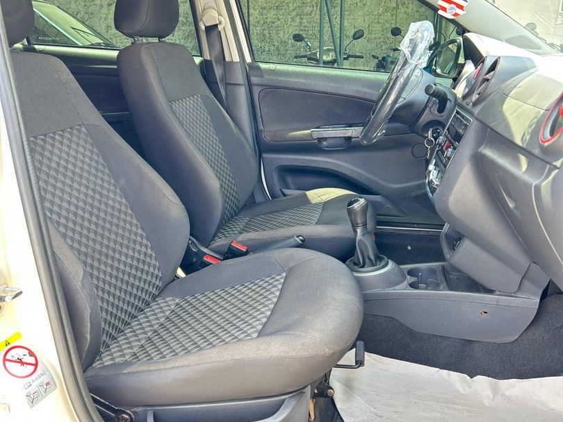 VolksWagen Gol Comfortline 1.6 T. Flex 8V 5p