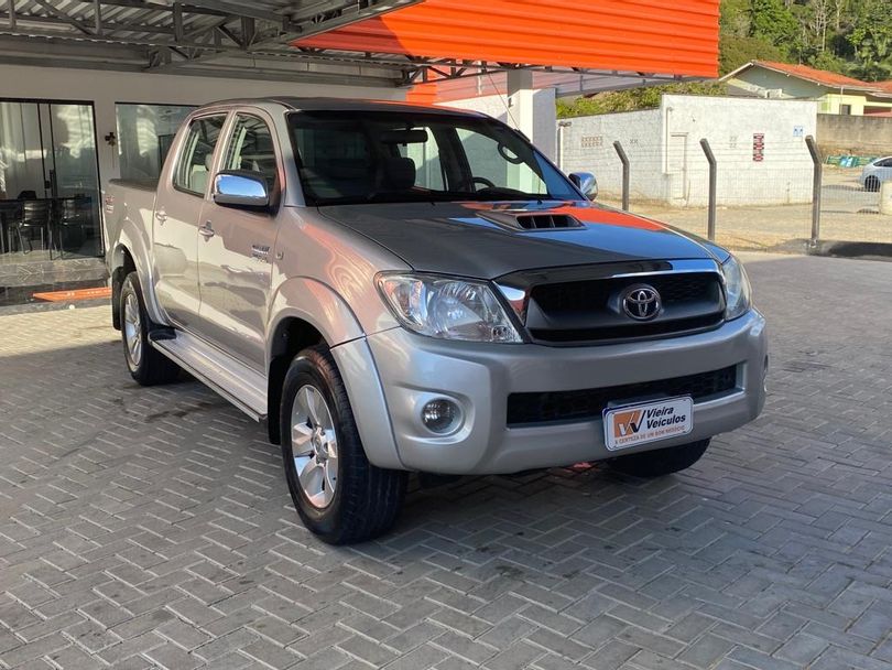 Toyota Hilux CD SRV D4-D 4x4 3.0 TDI Diesel Aut