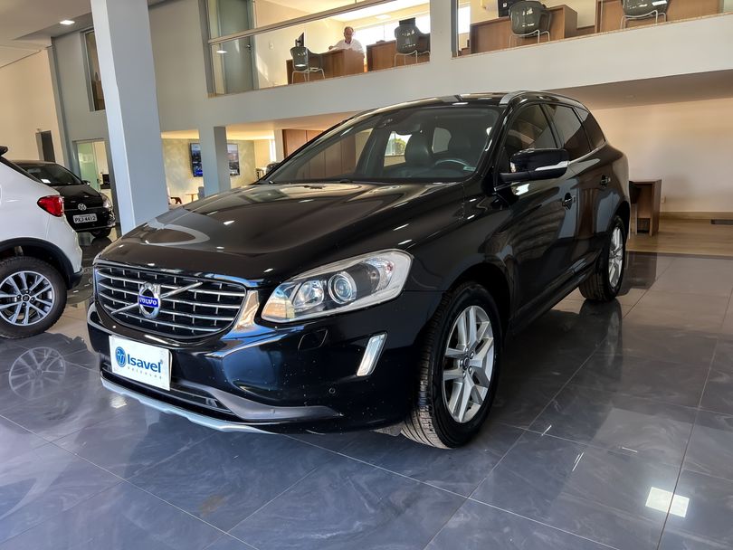 Volvo XC 60 D-5 MOMENTUM 2.4  AWD Diesel  5p