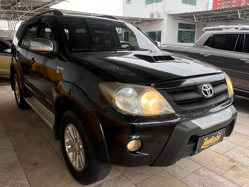 Toyota Hilux SW4 SRV D4-D 4x4 3.0 TDI Dies. Aut