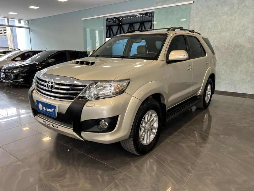 Toyota Hilux SW4 SRV D4-D 4x4 3.0 TDI Dies. Aut
